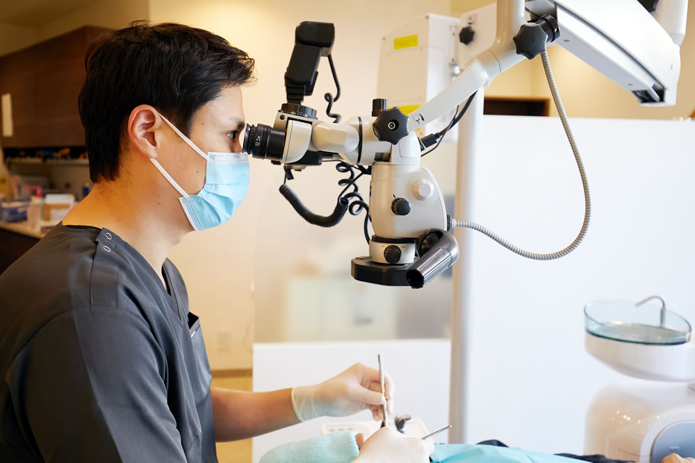マイクロスコープ・歯科拡大鏡の使用