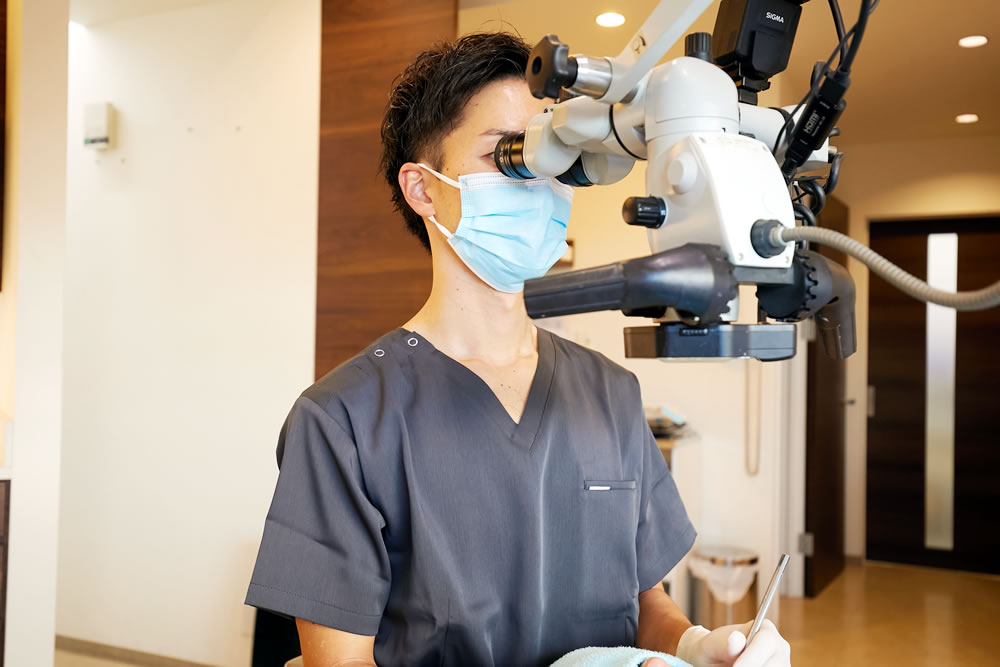 拡大視野での精密な歯石除去